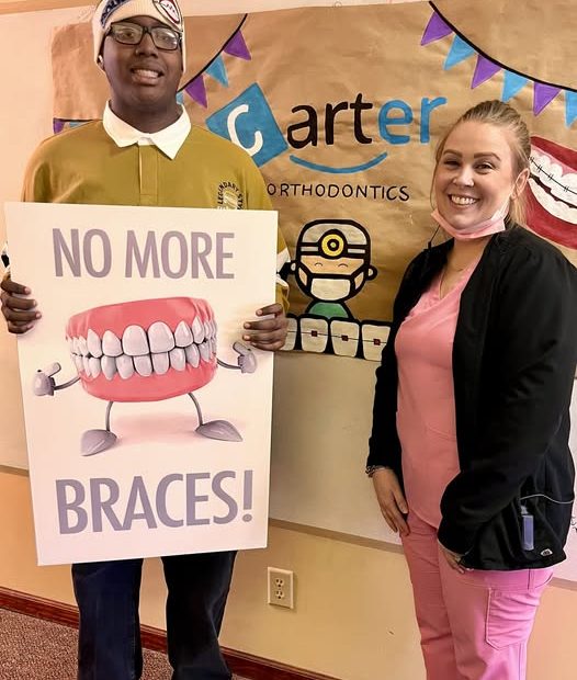 Kendall is officially braces free